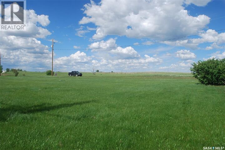 Property Photo:  2 Douglas Drive  SK S0G 4L0 