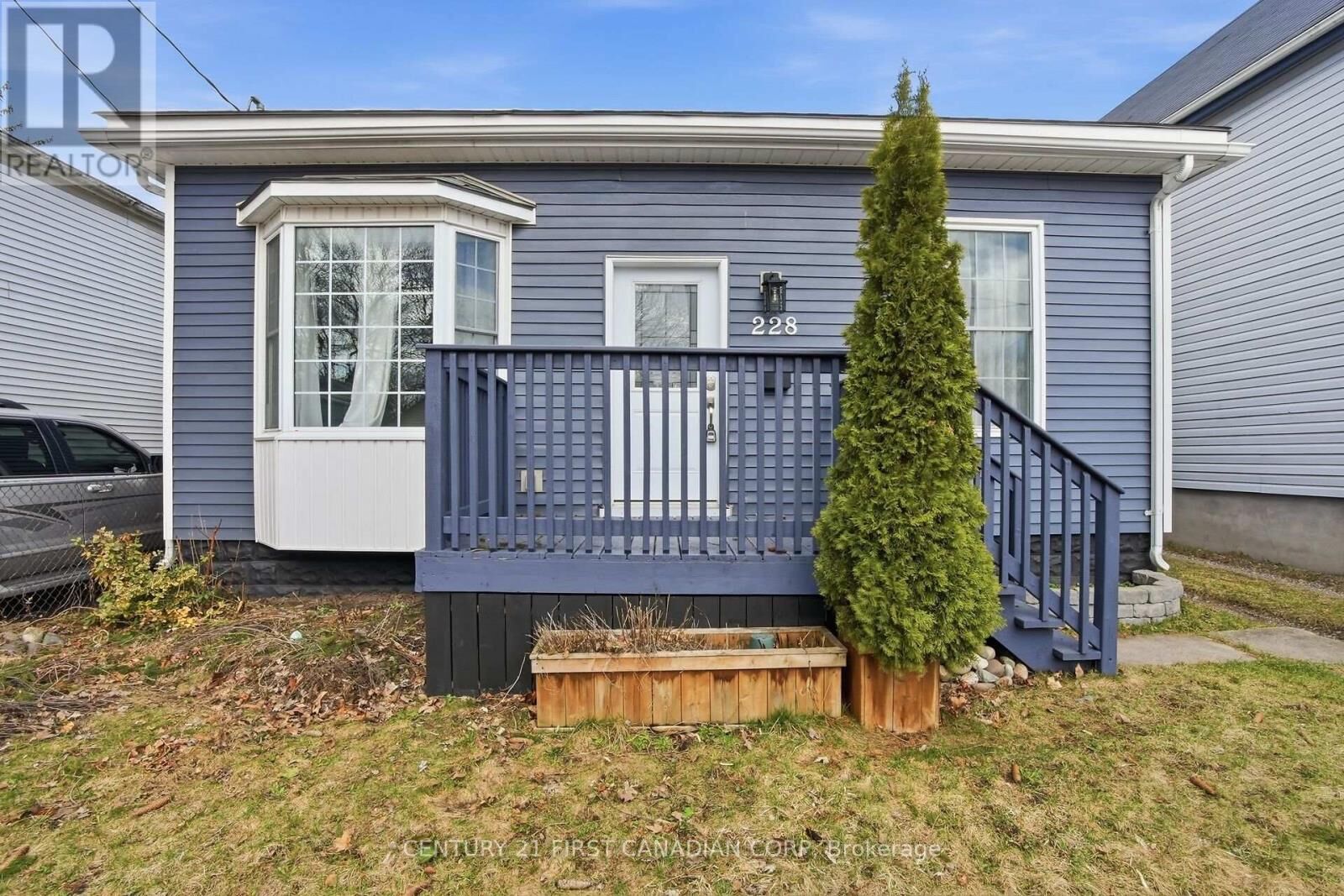 Photo de la propriété: 228 South Street ON N6B 1B4