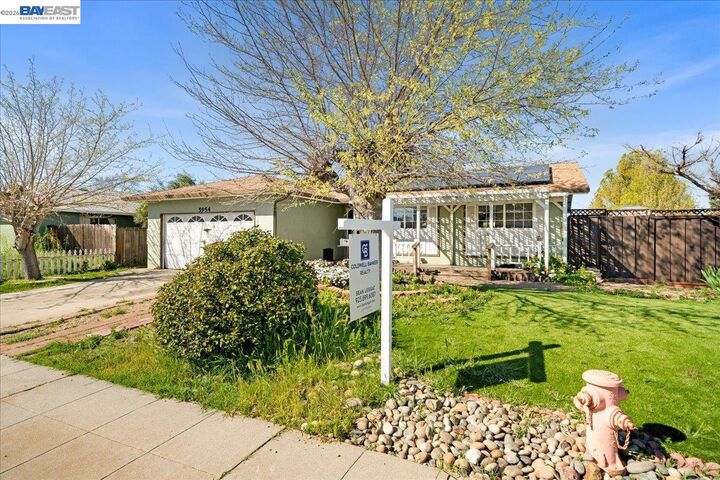 Property Photo:  5954 Running Hills Ave  CA 94551 