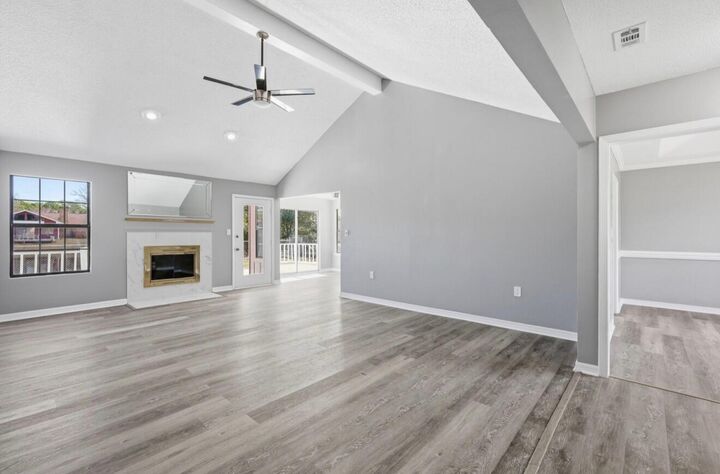 Property Photo: 228 Lakeside Lane FL 32569