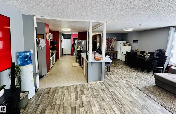 Photo de la propriété:  5429 51 Avenue  AB T0A 3A1 