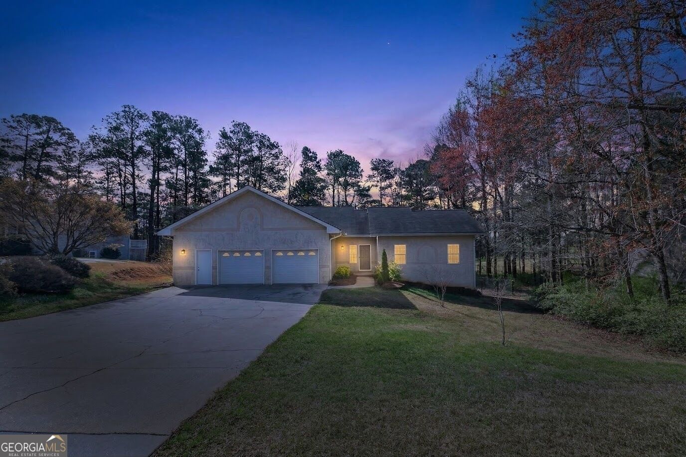 Property Photo:  8993 Dornoch Circle  GA 30187 