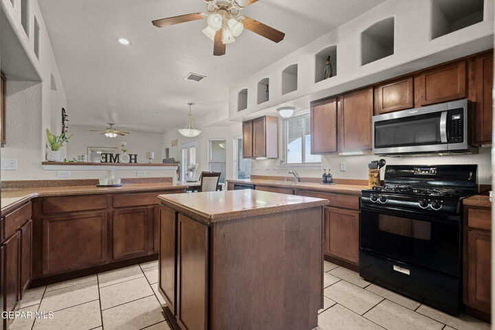 Property Photo: 8934 Polaris Street TX 79904