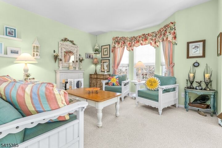 Property Photo:  20 Chesterfield Ct  NJ 08822 