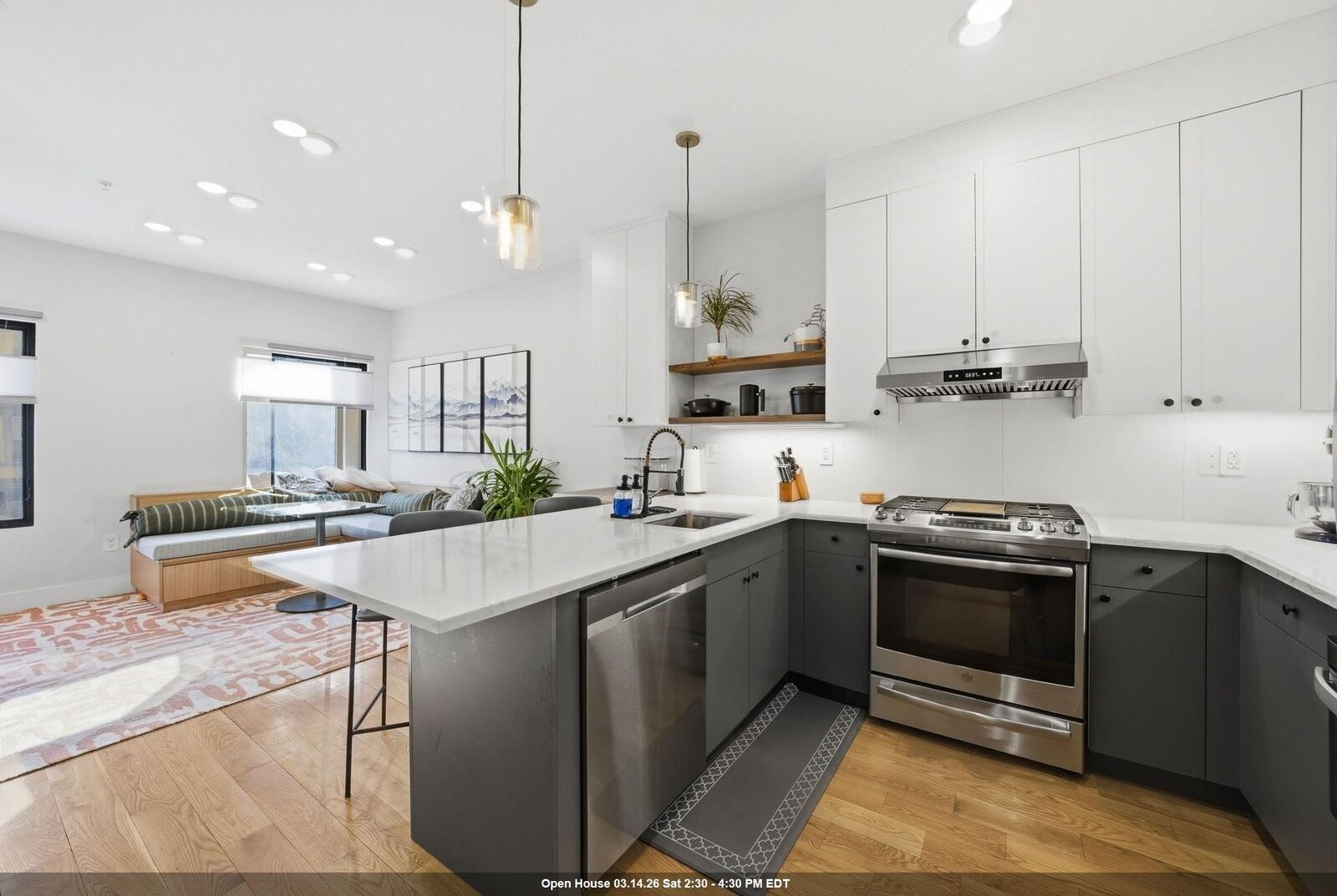 Property Photo:  22 Lincoln St 1  NJ 07307 