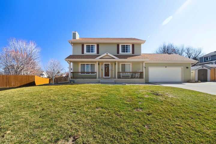 Property Photo:  487 Sunrise Circle  IA 50327 