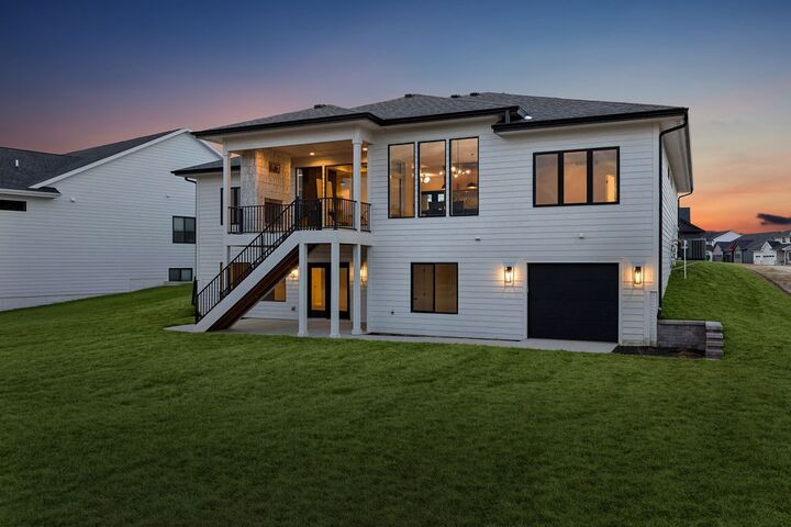 Property Photo:  1430 NW Red Oak Drive  IA 50263 