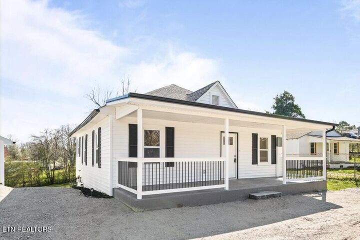 Property Photo:  904 Kingston Ave  TN 37854 