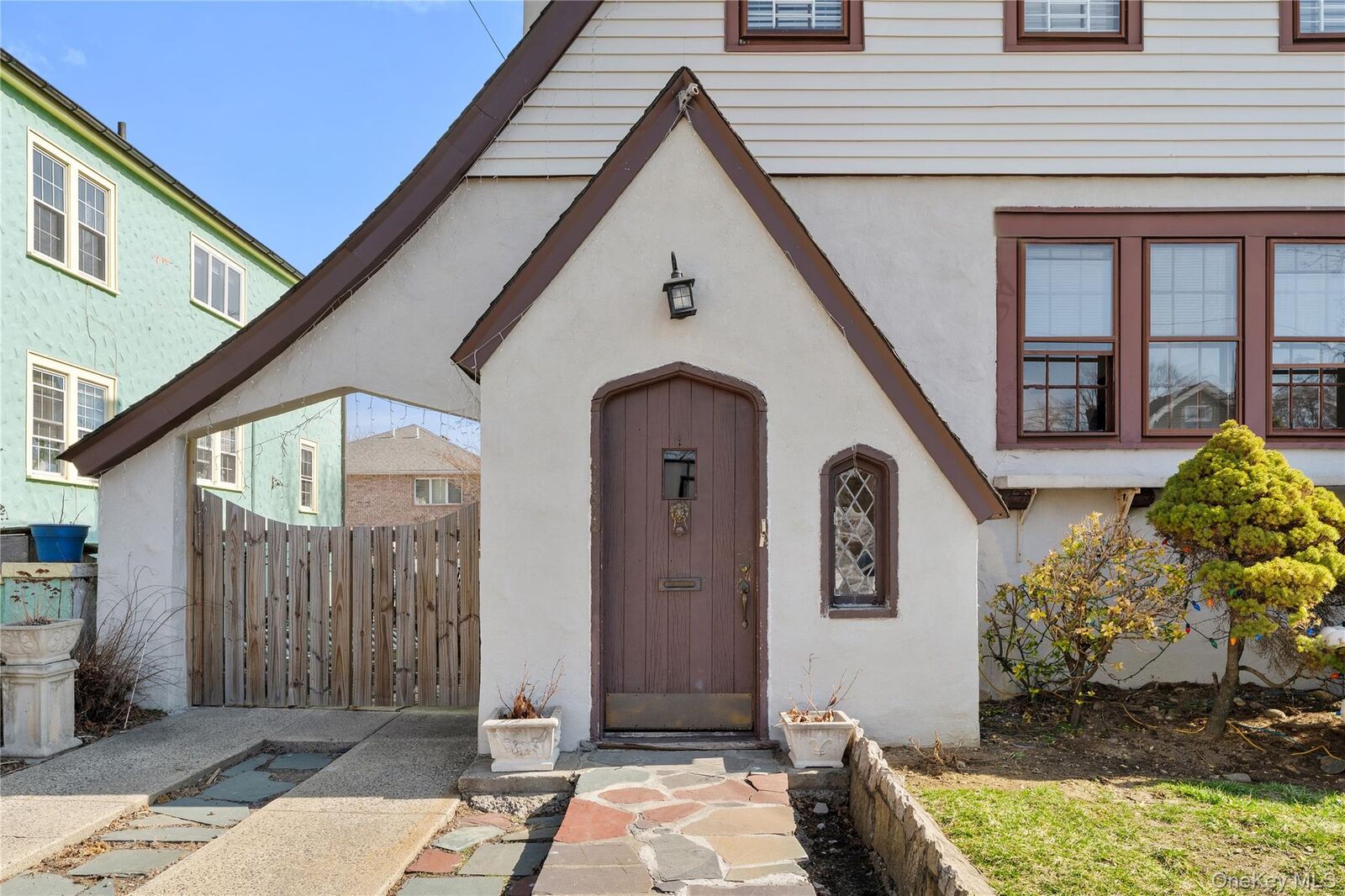 Property Photo:  310 Hayward Street  NY 10704 