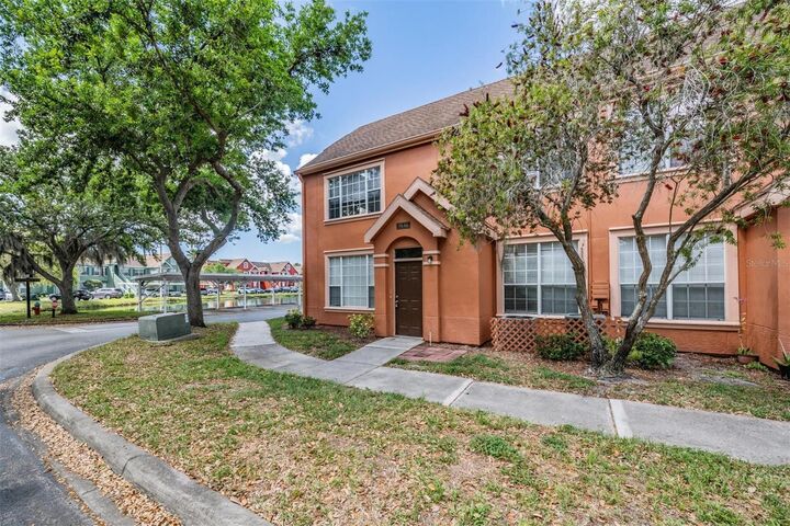 Property Photo:  9846 Lake Chase Island Way  FL 33626 