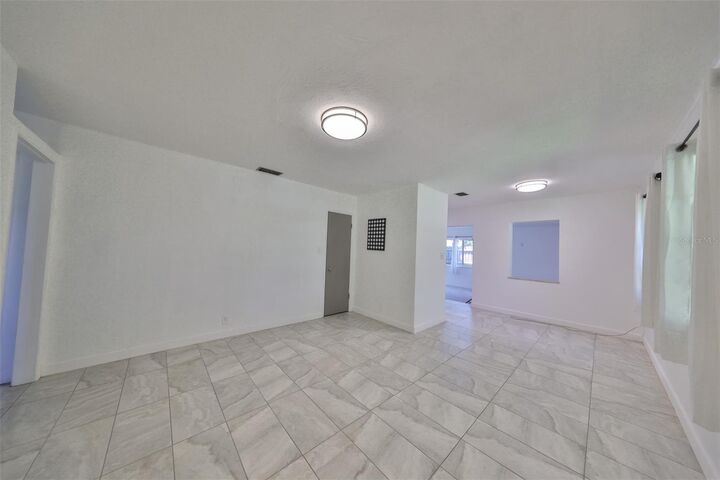 Property Photo: 3908 W Wallace Avenue FL 33611