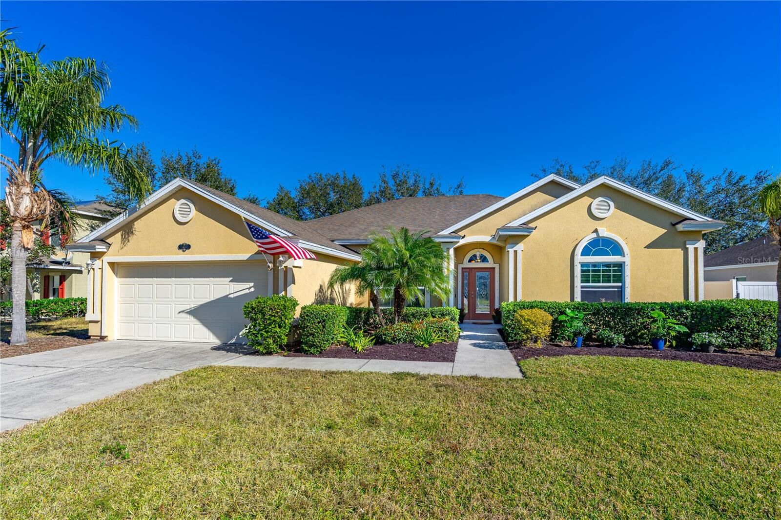Property Photo: 727 Grape Ivy Lane FL 32168