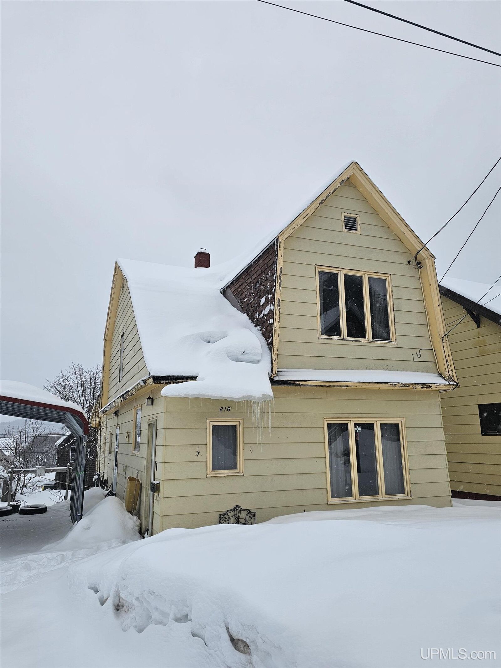Property Photo:  816 W Franklin Street  MI 49930 