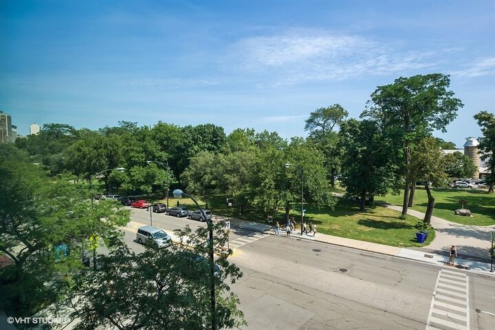 Property Photo:  1850 N Clark Street 305  IL 60614 