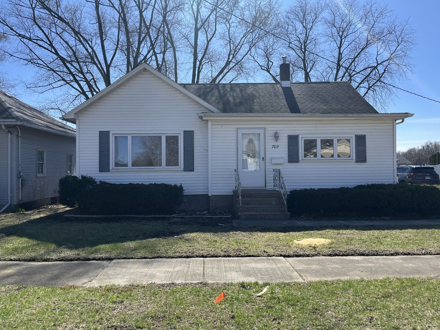 Property Photo:  709 E Livingston Street  IL 61364 
