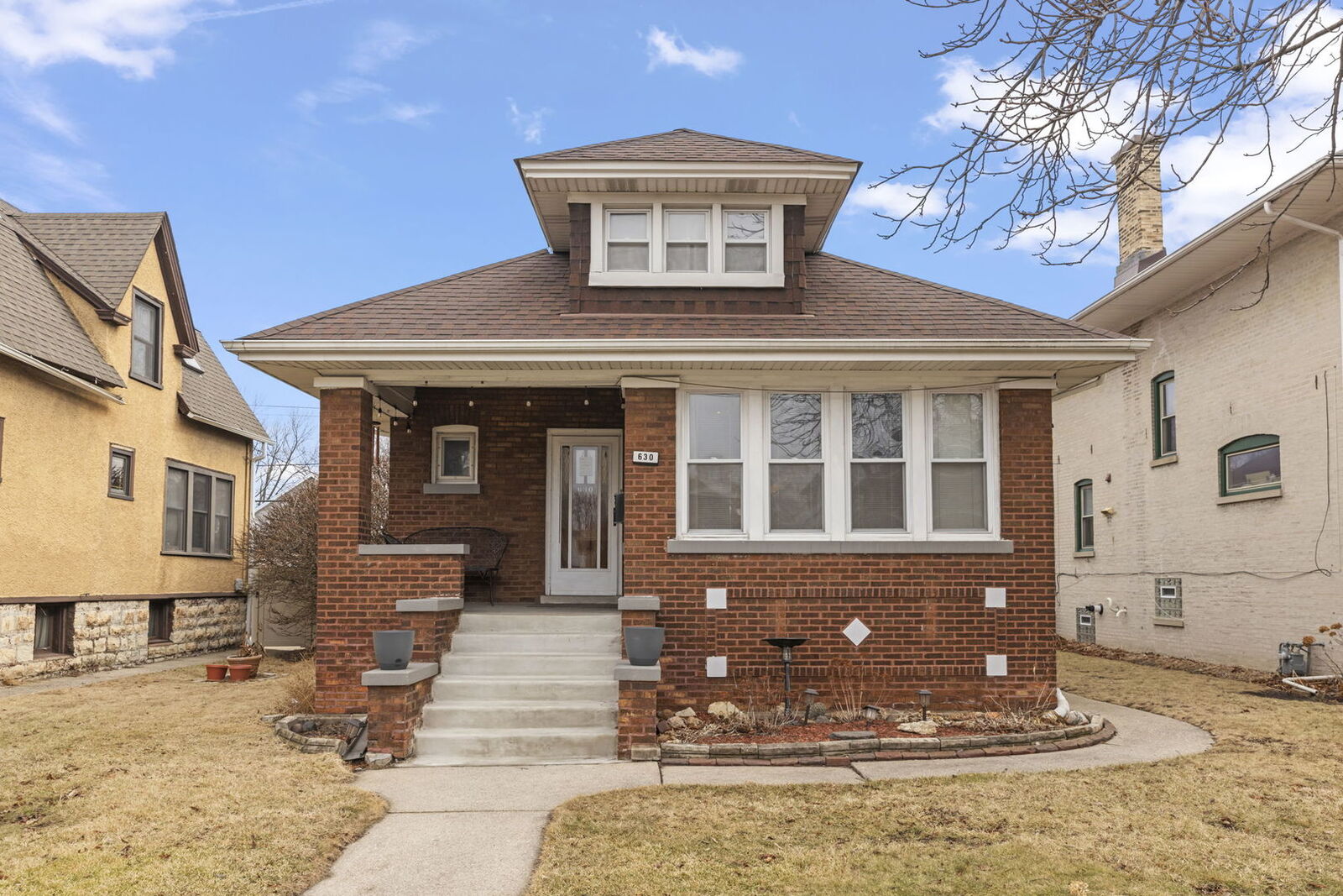 Property Photo:  630 Thomas Avenue  IL 60130 