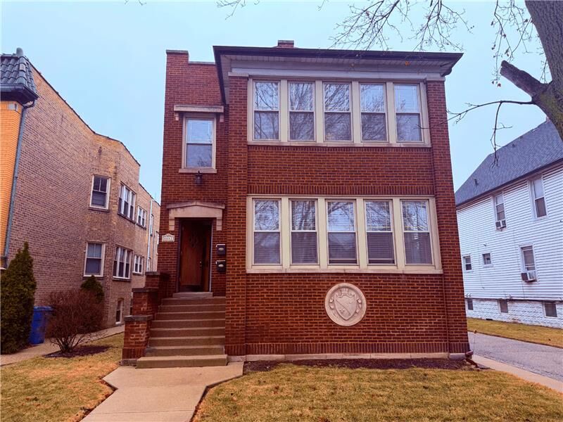 Property Photo:  