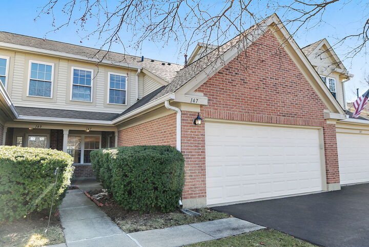 Property Photo:  147 Stirling Lane  IL 60194 