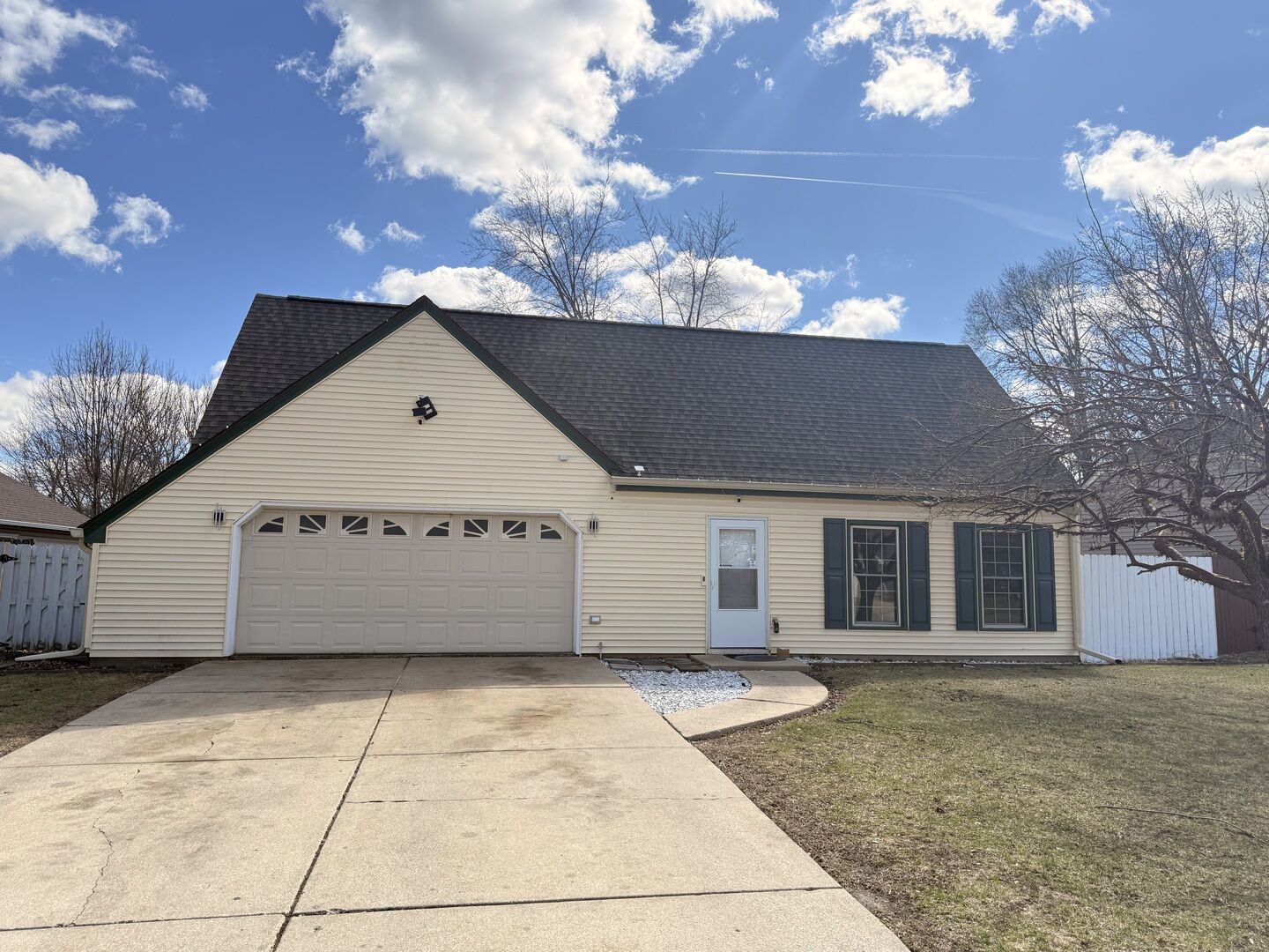 Property Photo:  215 Fernwood Road  IL 60538 