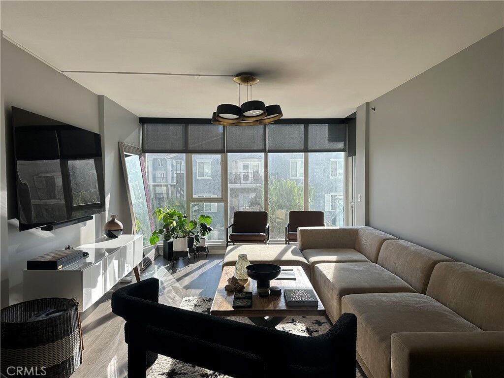 Property Photo:  411 W Seaside Way #302  CA 90802 