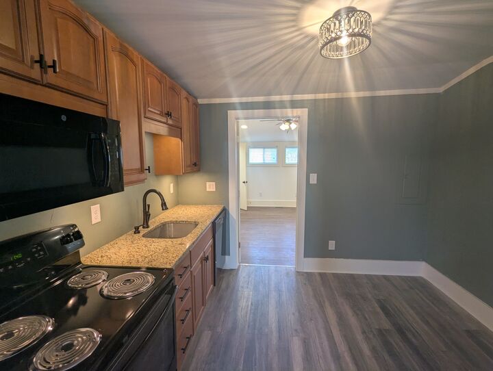 Property Photo: 209 S Greenwood St TN 37087