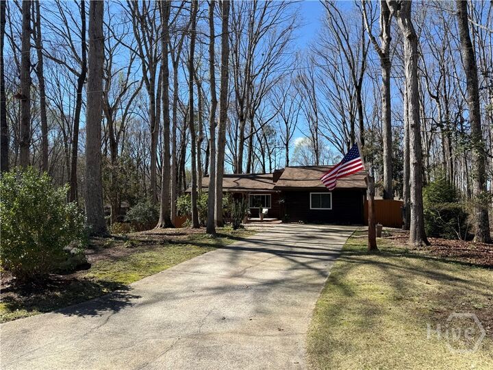 Property Photo:  175 New Haven Drive  GA 30606 