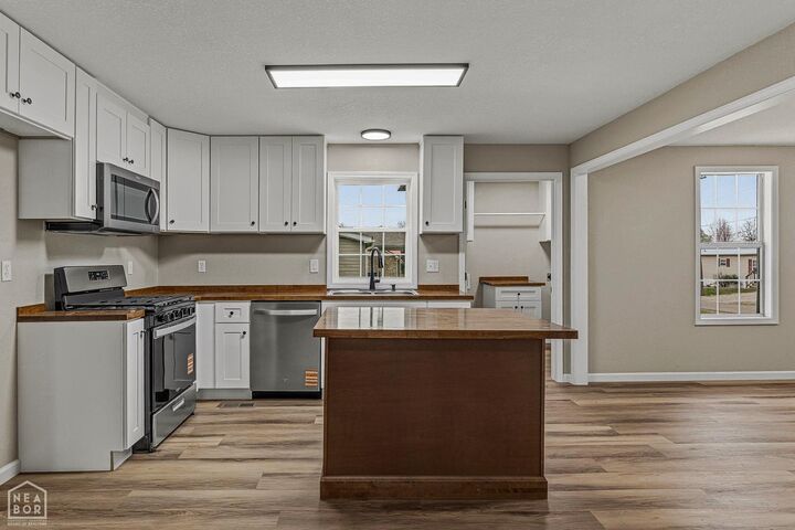 Property Photo:  207 W Franklin Street  AR 72443 