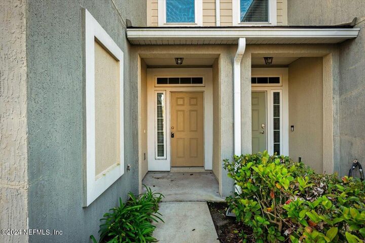 Property Photo:  215 Richmond Drive  FL 32259 