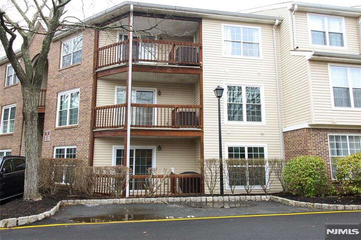 Property Photo:  1478 Westgate Drive  NJ 07024 