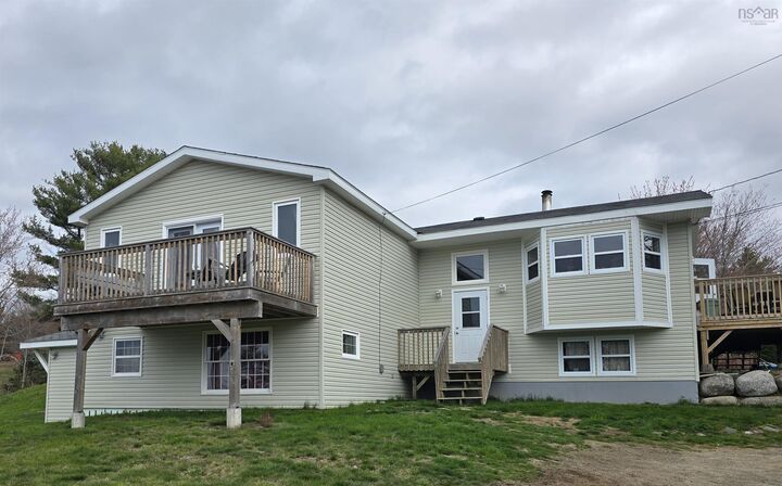 19 Bond Drive — photo 1