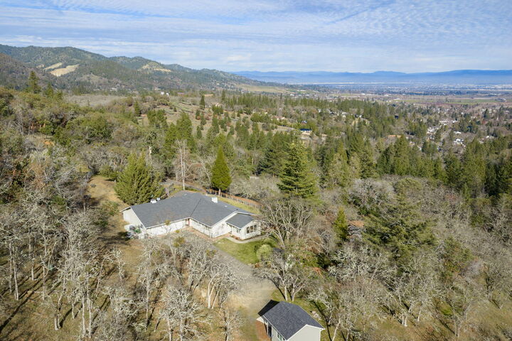 Property Photo:  1000 Hill Street  OR 97530 