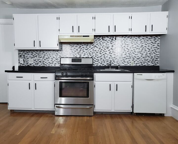 Property Photo:  1052 Washington St 2  MA 02124 