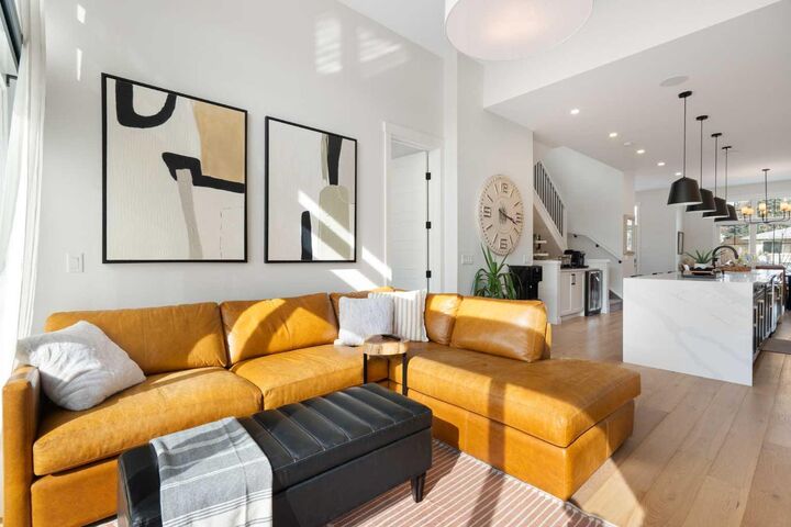 Photo de la propriété:  4615 20 Avenue NW  AB T3B 0T9 