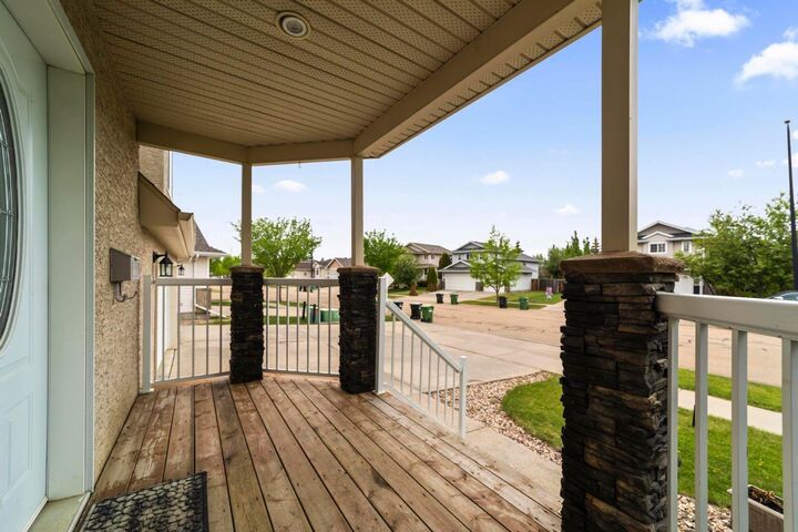 Property Photo: 5809 28 Avenue AB T4V 1P8