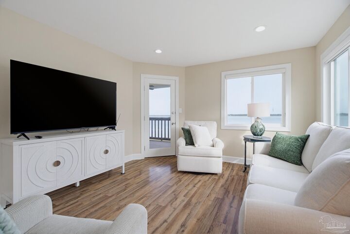 Property Photo:  7453 Sunset Harbor Dr 1-212  FL 32566 