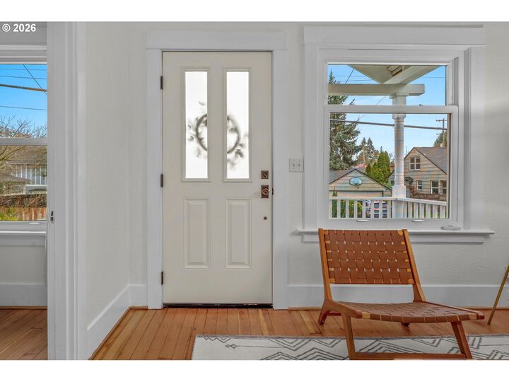 Property Photo:  5525 NE Everett St  OR 97213 