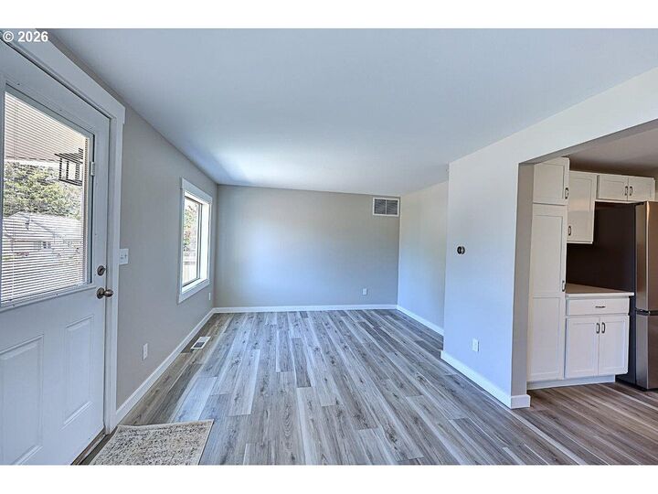 Property Photo:  811 17th Ave  OR 97138 