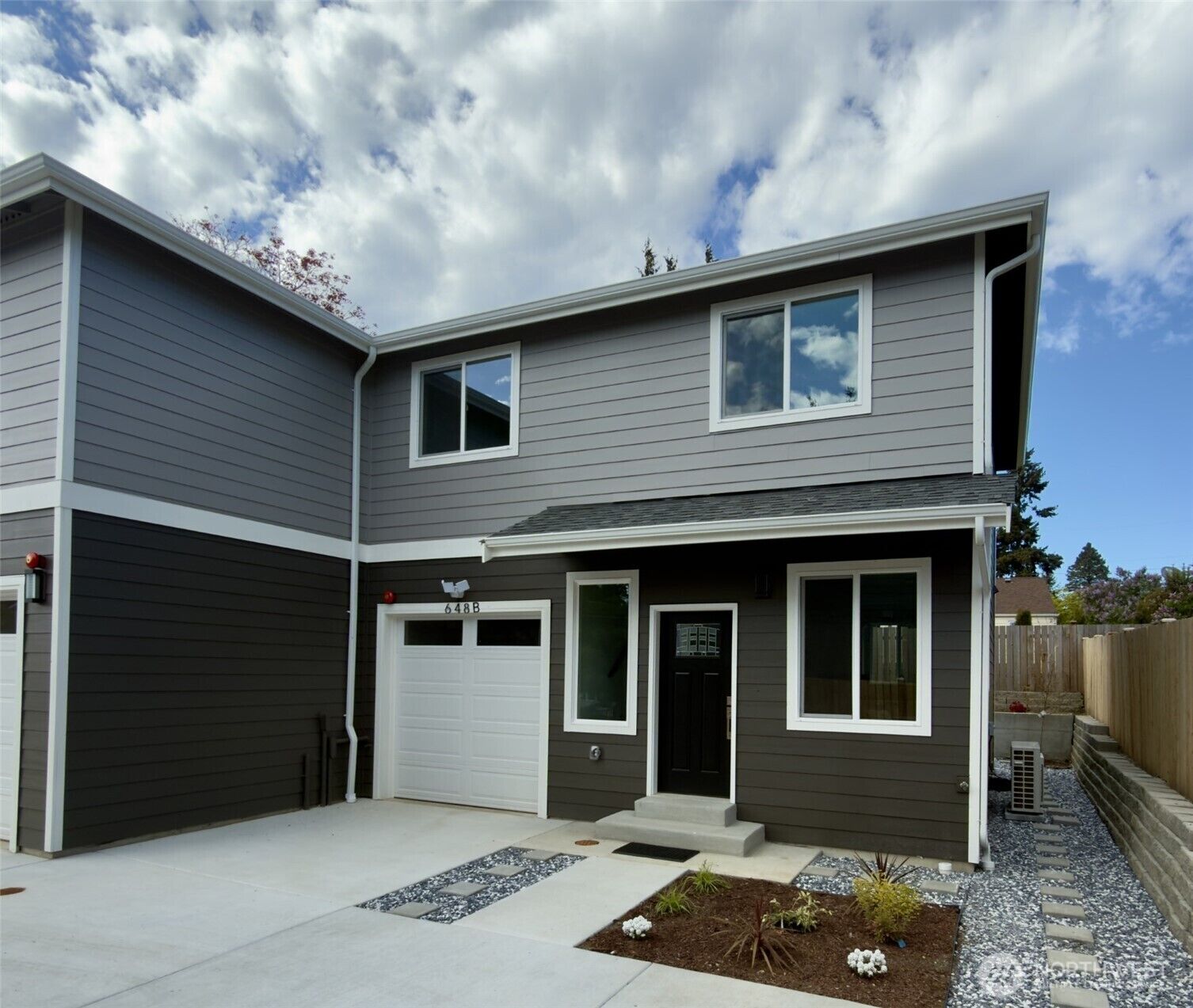 Property Photo:  648 B SW 139th Street  WA 98166 