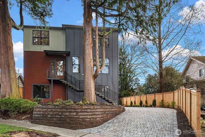 Property Photo:  2615 NE 87th Street  WA 98115 