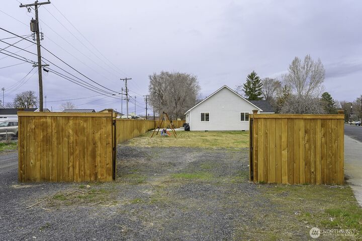 Property Photo: 1038 W Lakeside Drive WA 98837