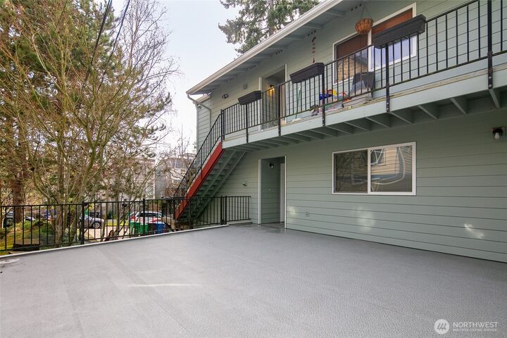 Property Photo:  9741  Woodlawn Avenue N  WA 98103 