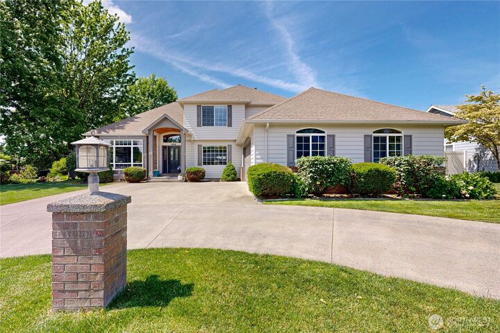 Property Photo: 956 SE Garrison Drive WA 99324