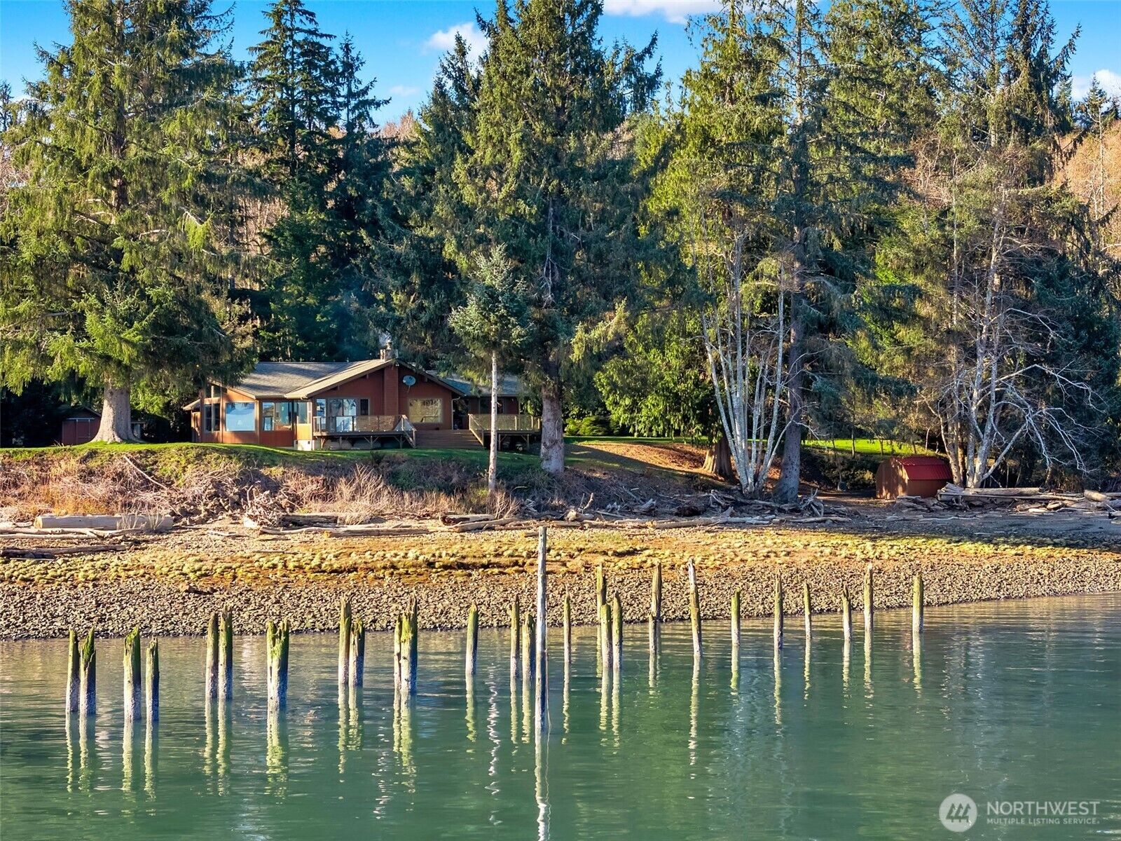 Property Photo:  556  State Route 401  WA 98638 