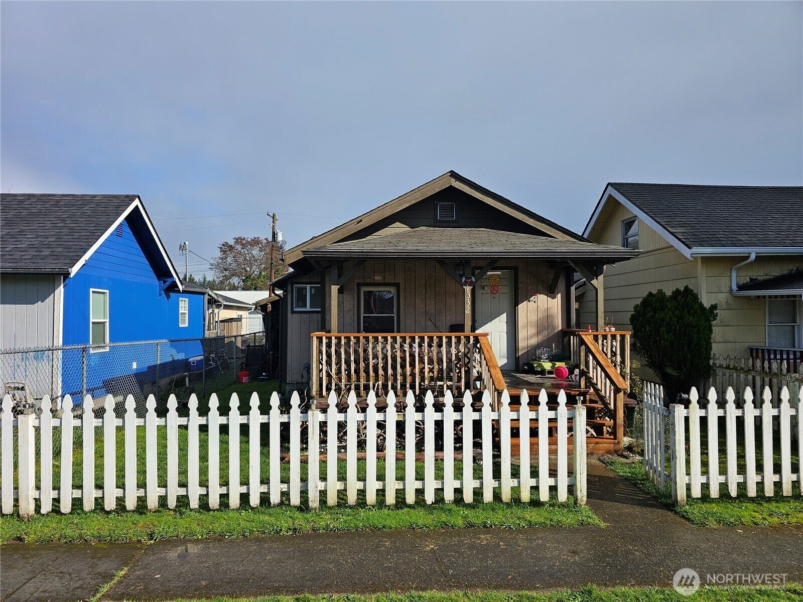 Property Photo:  1332  Central Blvd  WA 98531 