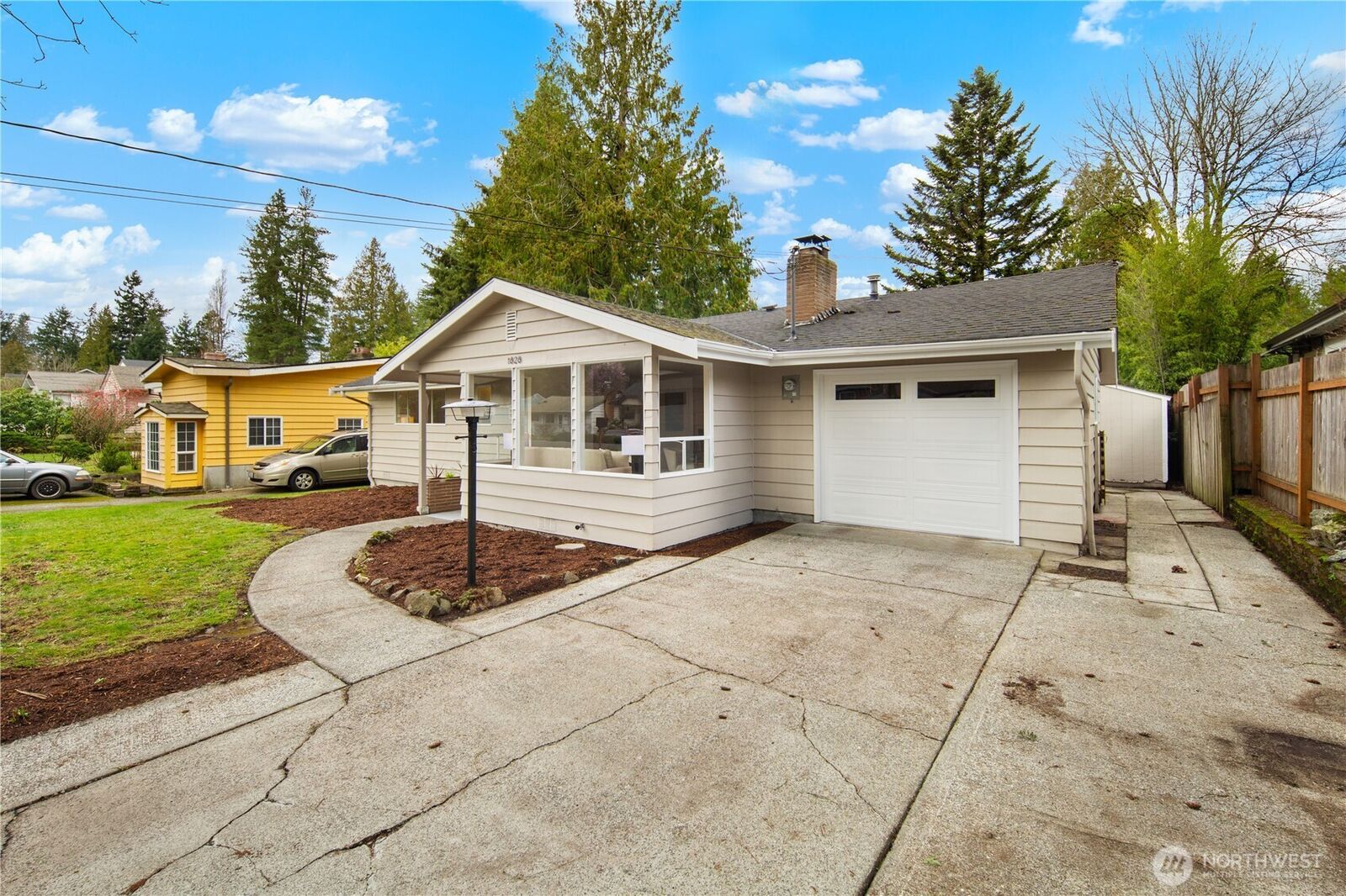 Property Photo:  1828 NE 171st Street  WA 98155 