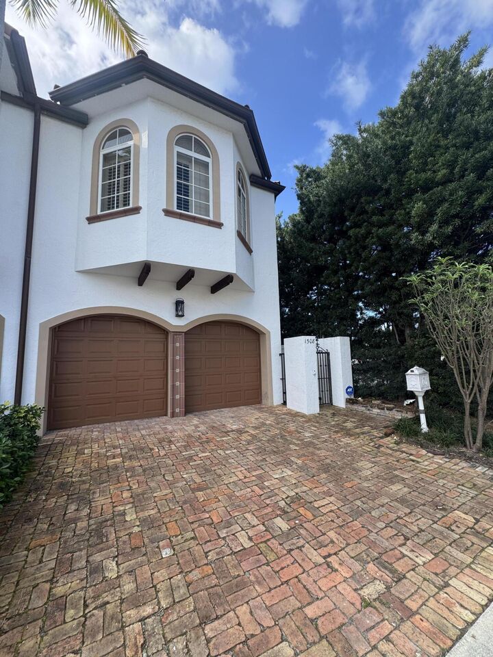 Property Photo:  1508 SE 2nd Court B  FL 33301 