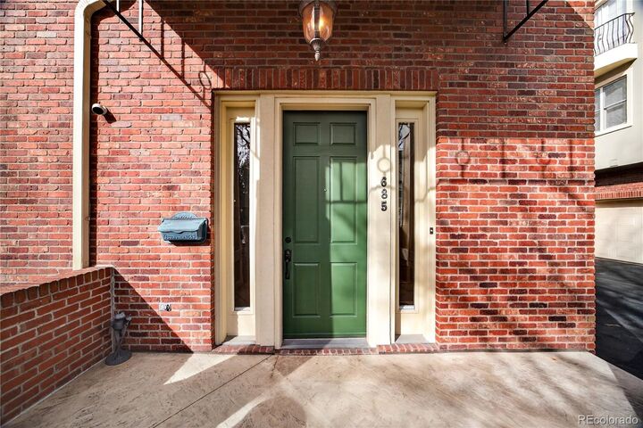 Property Photo:  685 N Clarkson Street  CO 80218 