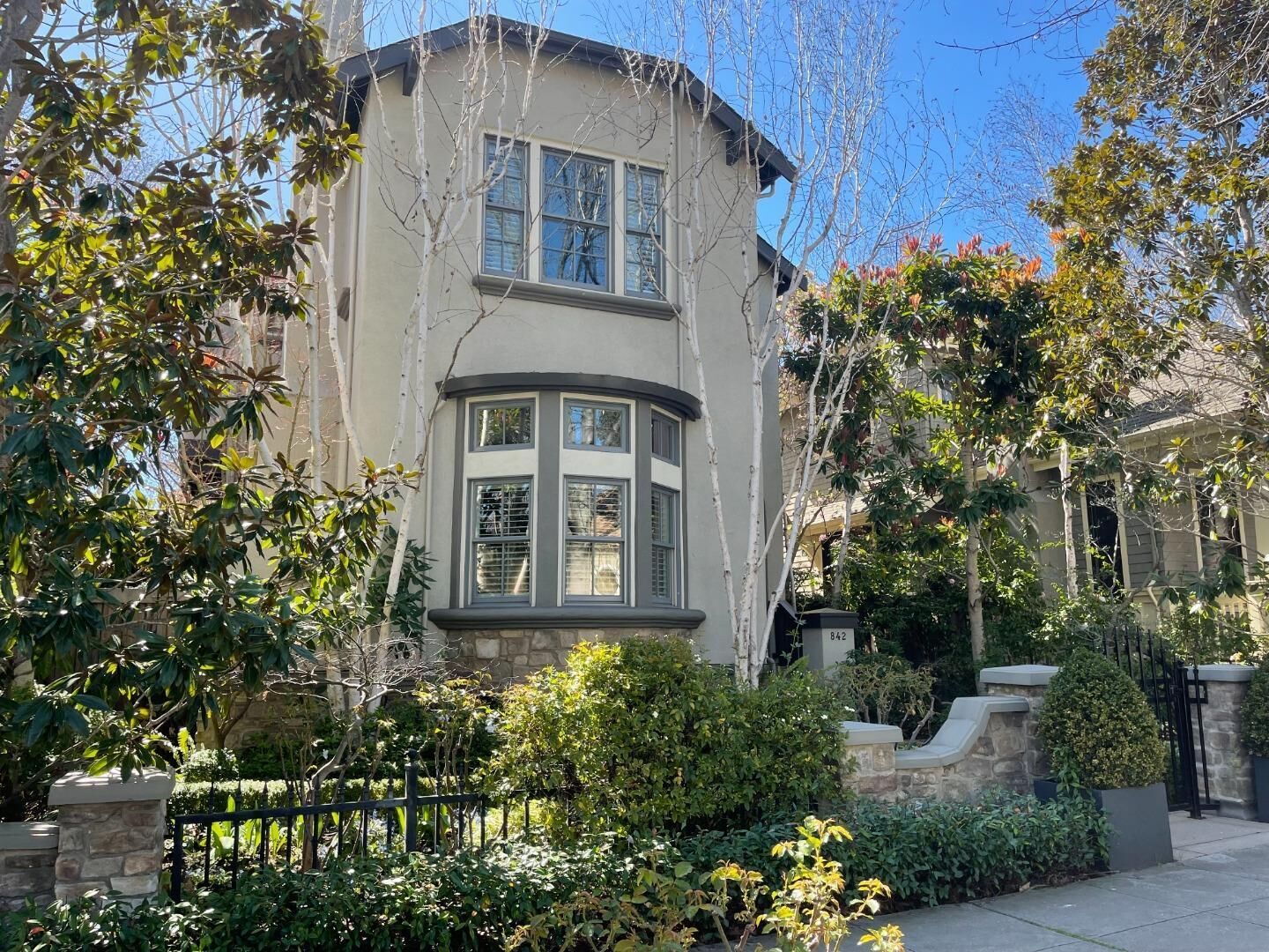 Property Photo:  842 Waverley Street  CA 94301 