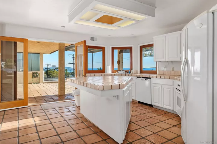 Property Photo:  5111 Windsor Dr  CA 92109 