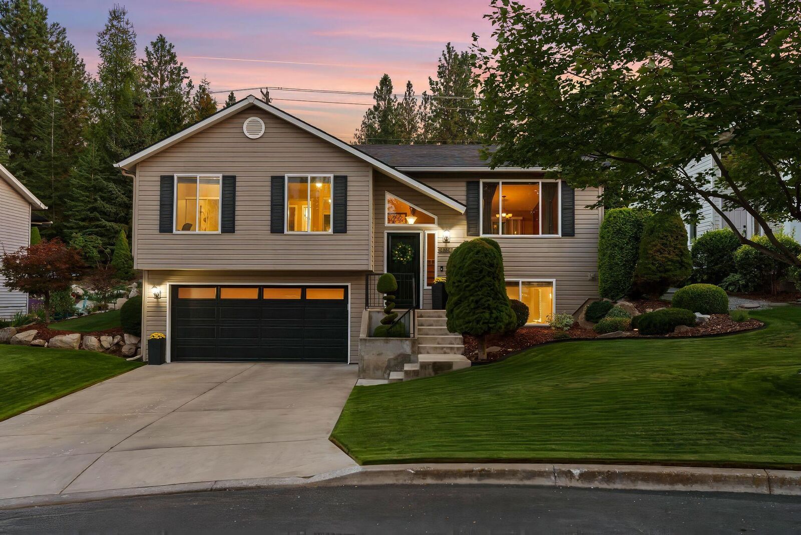 Property Photo:  4724 E 15th Ave  WA 99212 